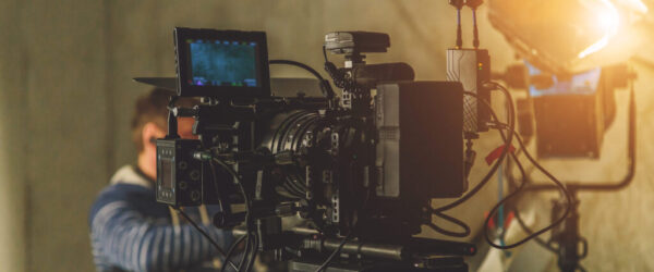 the-movie-camera-shoots-on-the-set-close-up-2025-10-16-20-25-43-utc